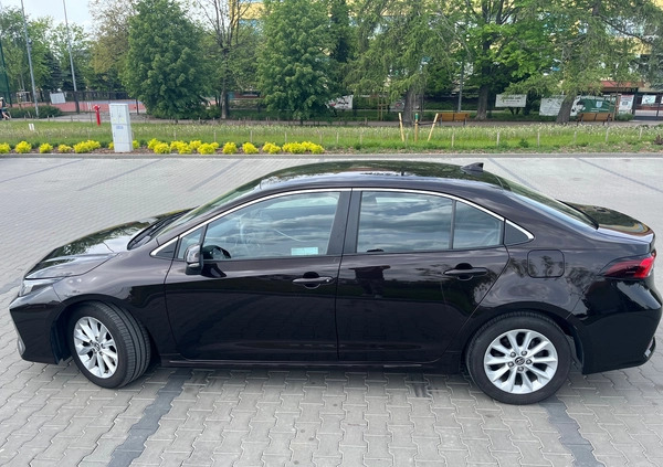 Toyota Corolla cena 73000 przebieg: 95000, rok produkcji 2019 z Warszawa małe 67